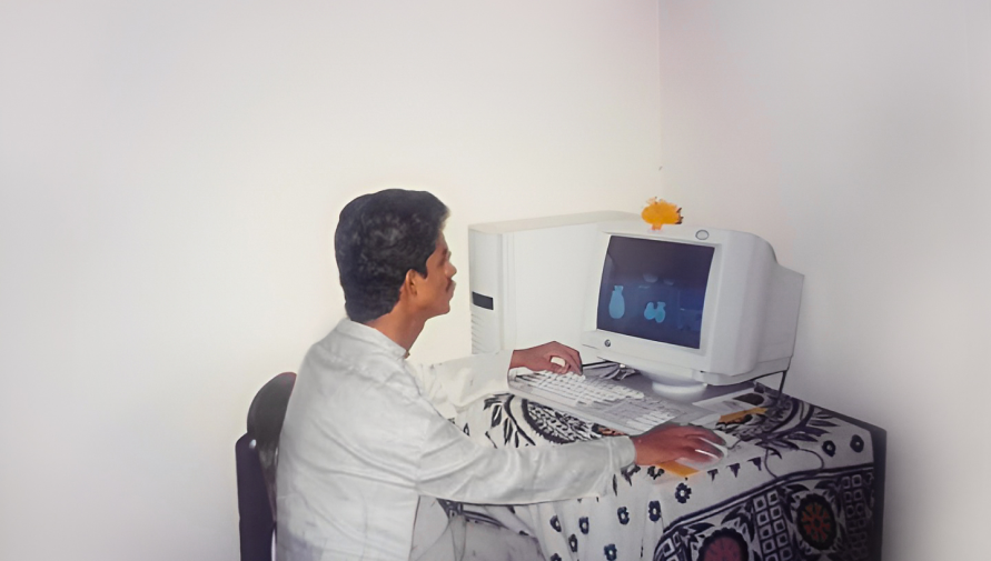 The first computer of Lemon Yellow that started the journey to LLP